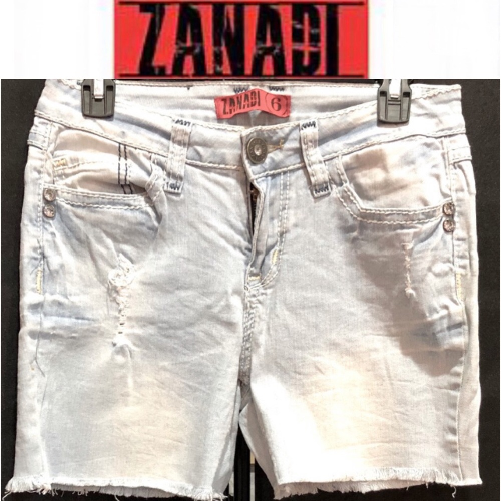 ZANADI vintage embellished/distressed shorts size 6 excellent condition